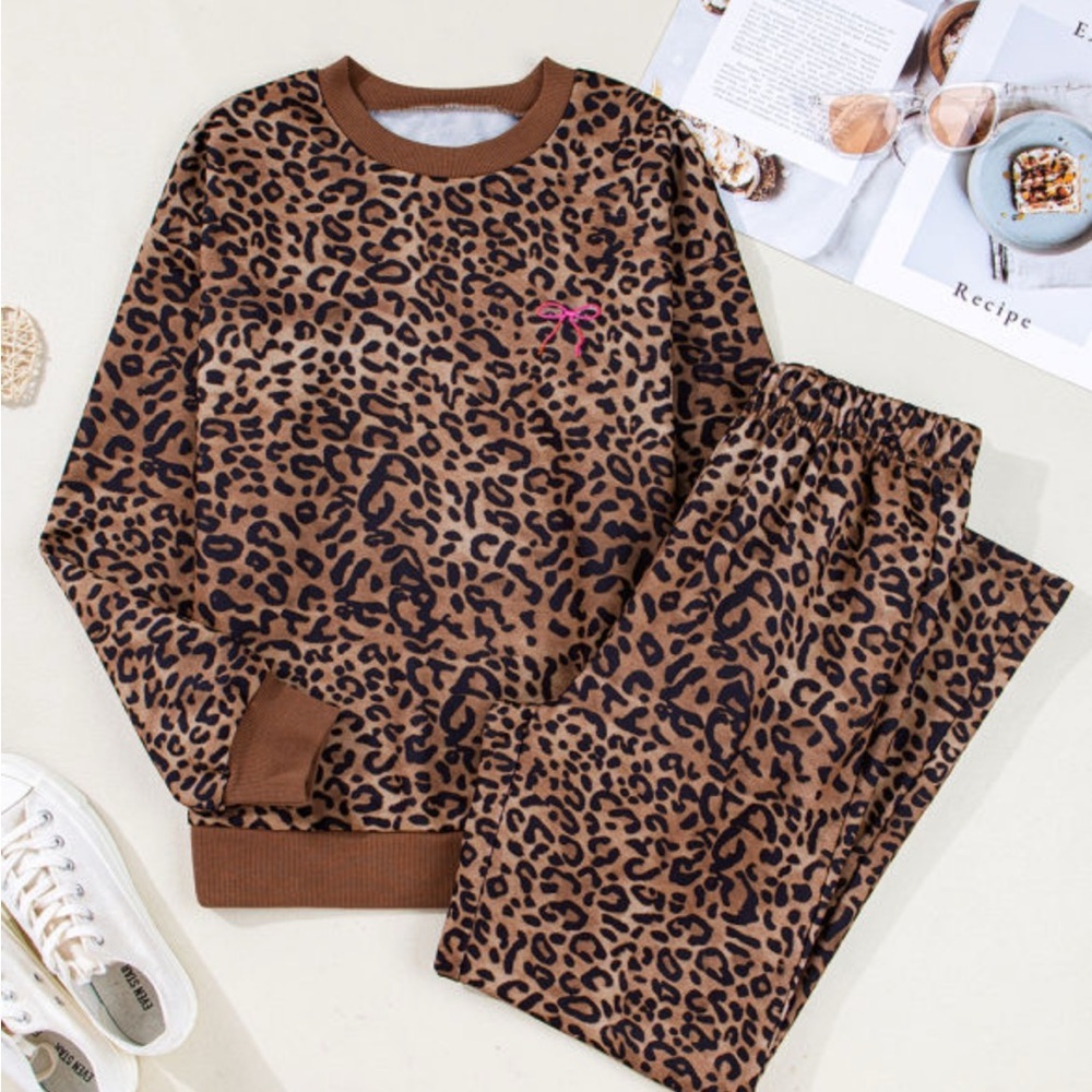 ⭐️Western Babe Leopard Lounge Set🤎🎀 - Picture 3 of 5